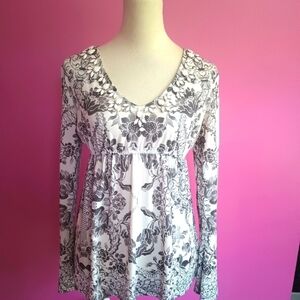 Boston Proper Ladies White & Gray Bohemian V-neck Blouse (Size Small)